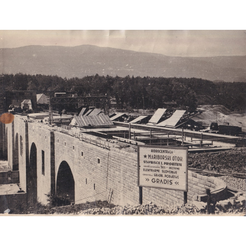 192. Mariborski otok - lot fotografij gradnje hidrocentrale